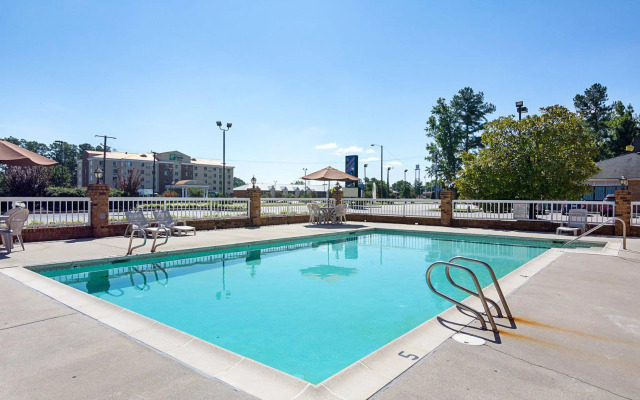 Quality Inn Petersburg Fort Lee Area