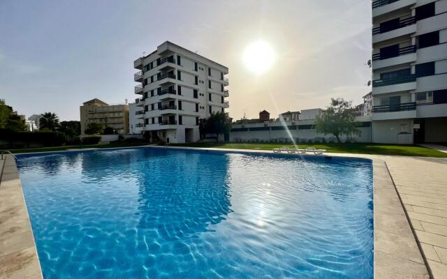 VILAMOURA CENTRAL 4 WITH POOL by HOMING