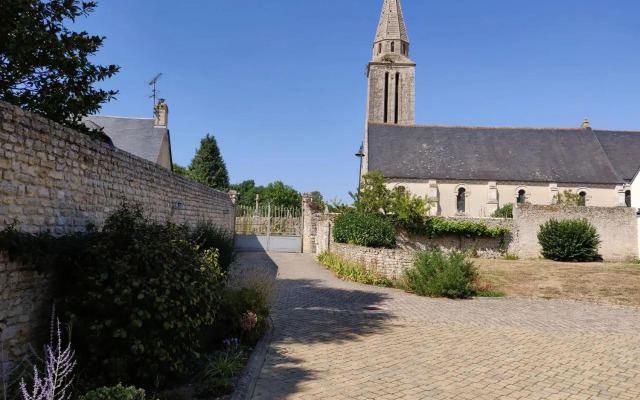 Aux Belles Pierres (Adults Only)