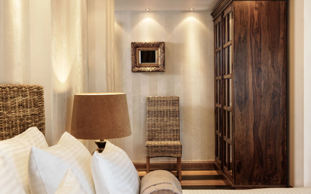 Sea View Cityscape Hotel