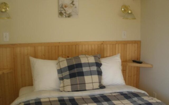 Piccadilly Motel Golf Suites