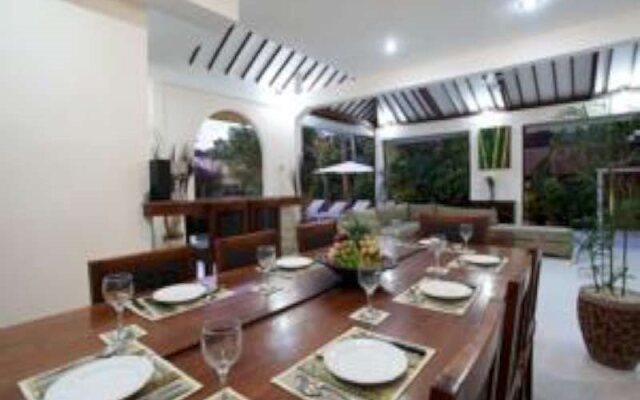 Aisha Family Villa