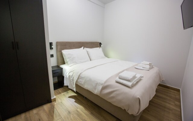 Raise Acropolis View Suites
