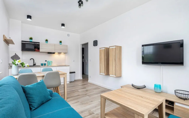 Sunny Rewal Apartments by Renters