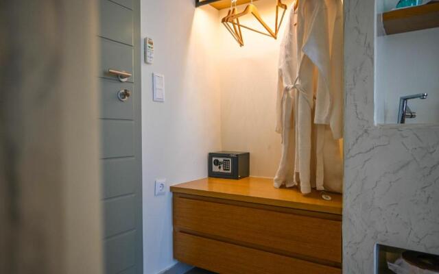 Schinoza Luxury Suites