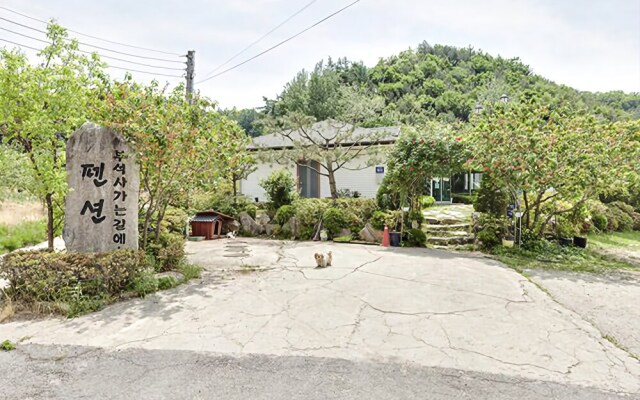 Yeongju Buseoksa Ganeun Gilae Pension