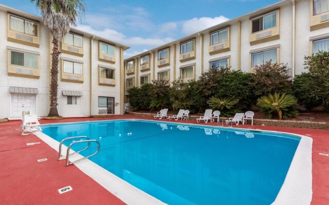 Motel 6 Houston North - Spring