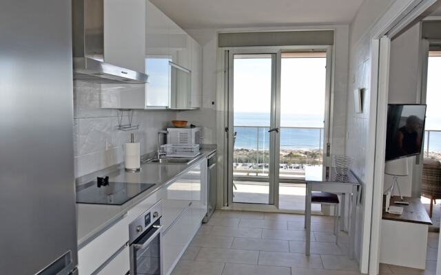 Apt with Sea View & Pool 5