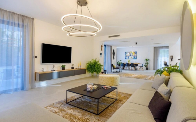 Villa Lucy Lemon CFH