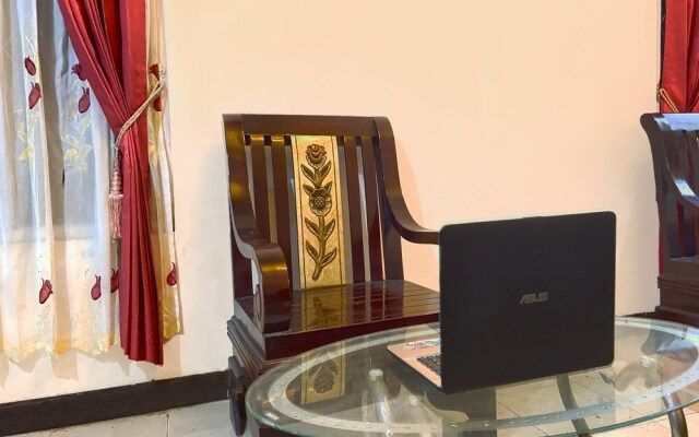 OYO 92065 Kos Flobamor