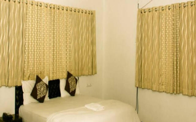 18 Square Lake View Boutique Hotel
