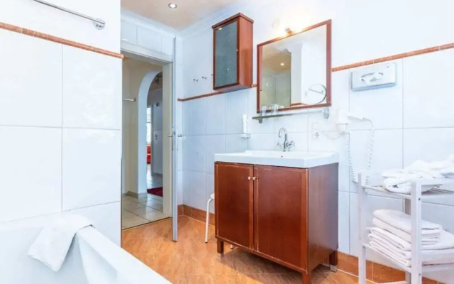 Maximilian Apartmenthaus 2-6 People