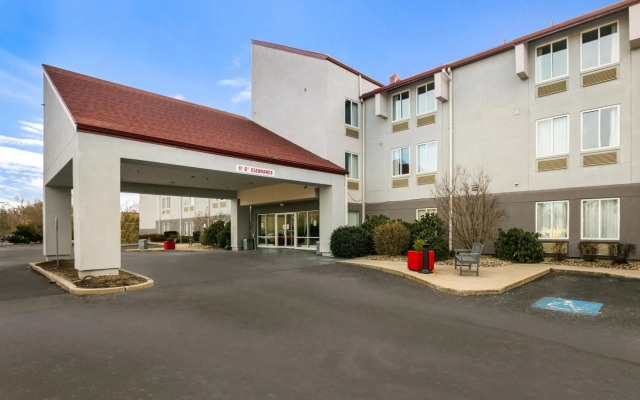 Red Roof Inn PLUS+ Boston - Logan