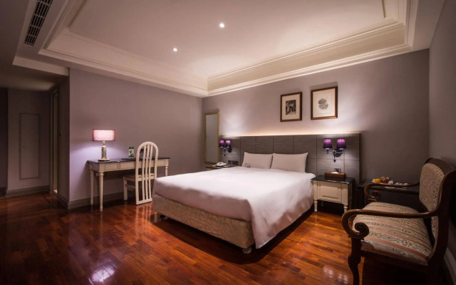 Lees Boutique Hotel