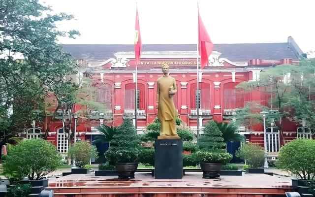 Nice Hue Hotel