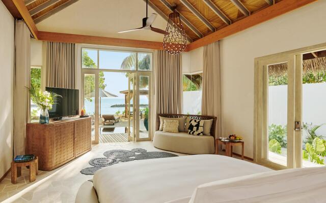 Fairmont Maldives, Sirru Fen Fushi