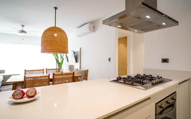 Luxury 3 Bedroom Apartment at the Beach