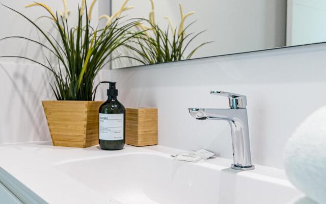 LAE13.1D- Apotel  Estepona hills by Roomservices