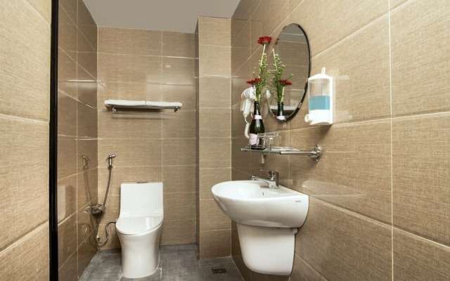 Golden Lotus Central Hotel