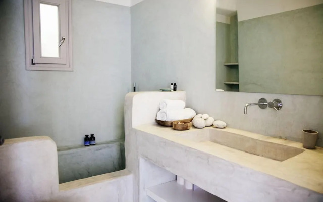 Seafront Villa Paros 3 Bedroom Luxury Villa With Pool