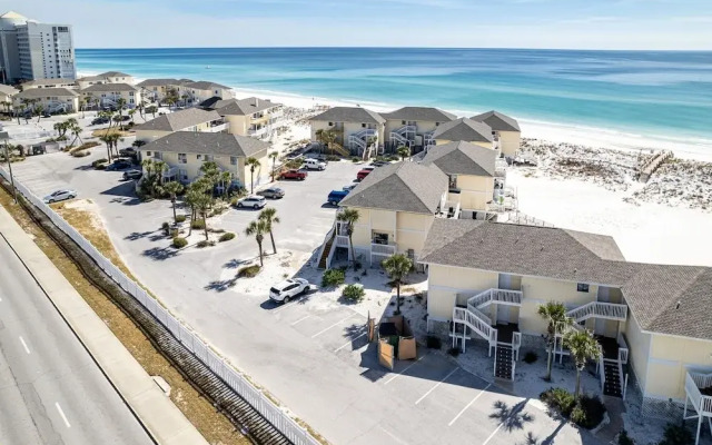 Sandpiper Cove 9226 1 Bedroom Condo by RedAwning