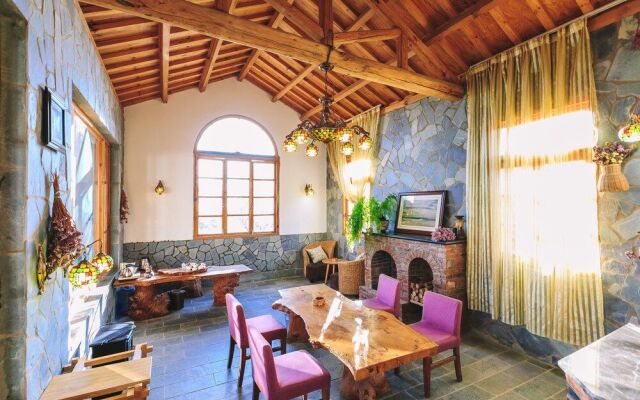 Floral Hotel Dali Jiapengshuian Lakeview