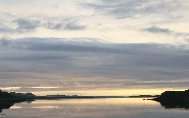 The Lazy Llama Shepherd Hut Campview Farm Stay