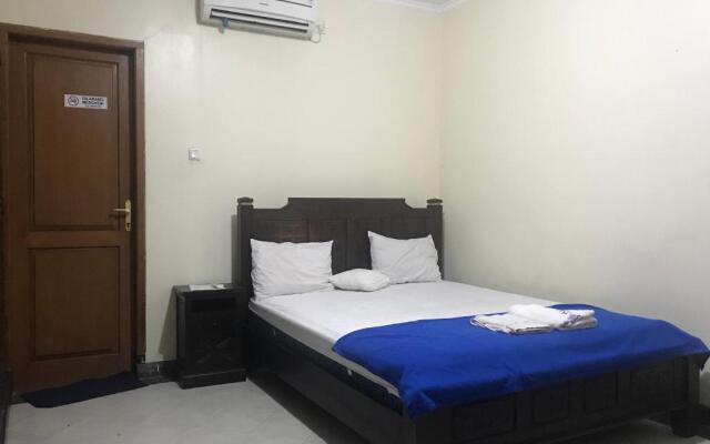 OYO 90094 Gayatri Residence