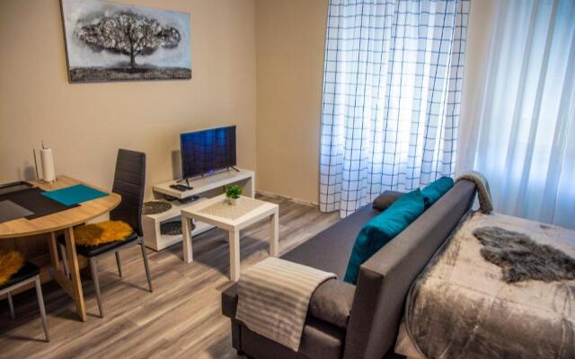 Apartment & room Eni