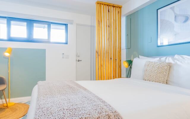 w Beautiful Loft in Santa Ana