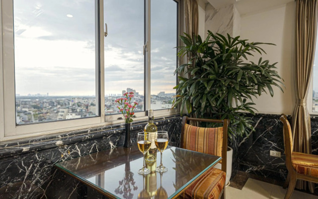 Chalcedony Grand Hotel