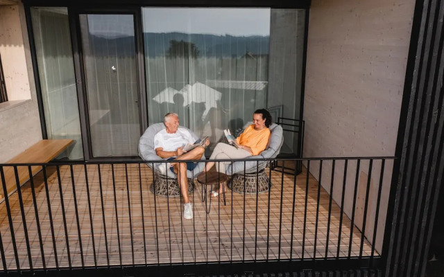 Stock & Stein Lodges