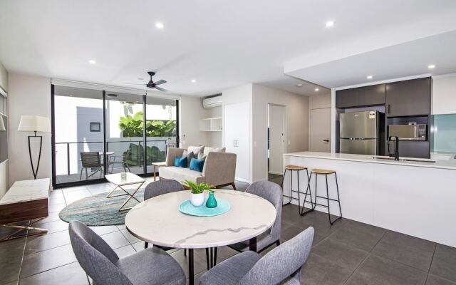 Hedge Apartments by CLLIX
