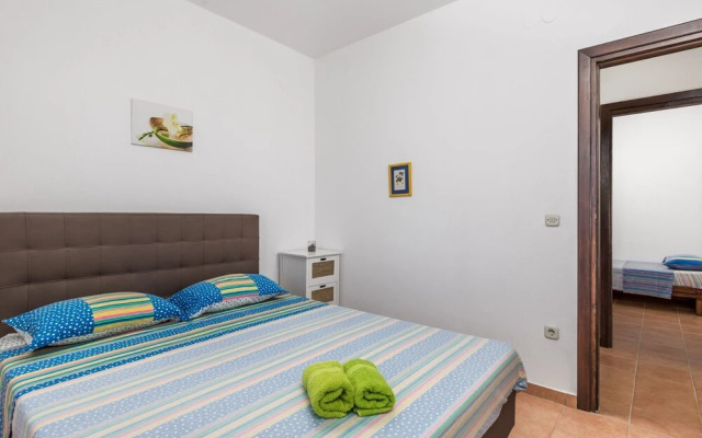 Sunny Beachfront Jablanac Apartments