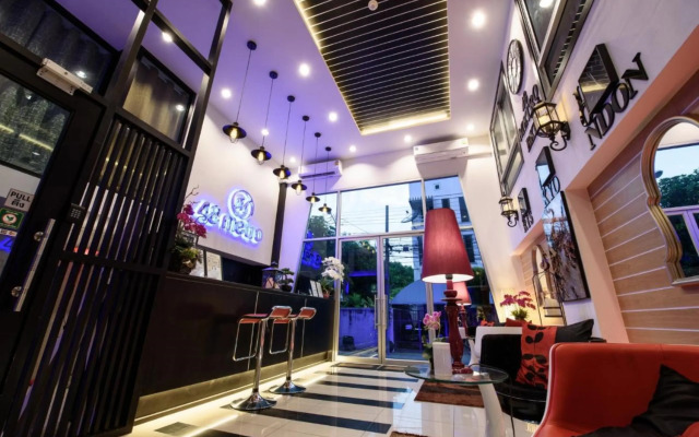 48 Metro Hotel