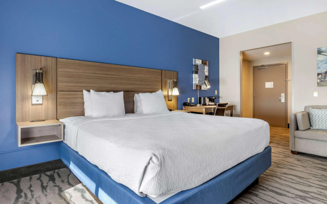 Best Western Plus Castlerock Inn & Suites