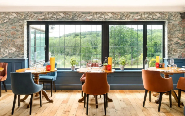 voco Lythe Hill Hotel & Spa by IHG