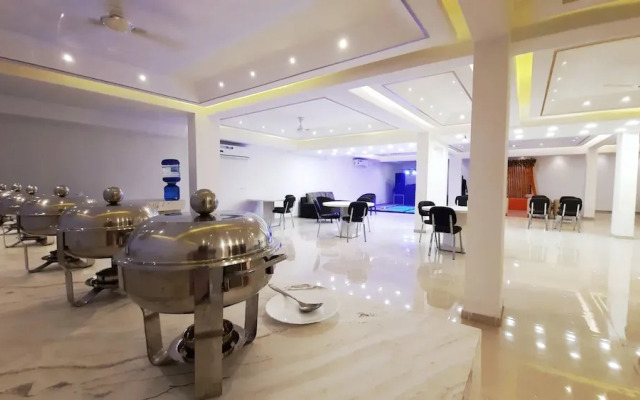 Hotel Sai Village Cyber Park
