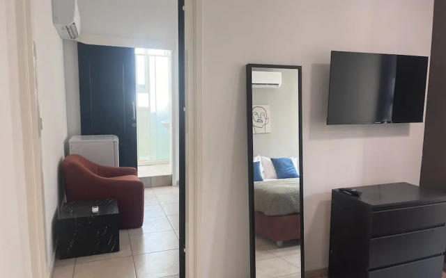 Phaedrus Living: Hoopoe Residencies 107