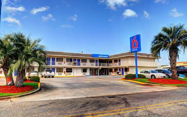 Motel 6 Slidell, LA - New Orleans