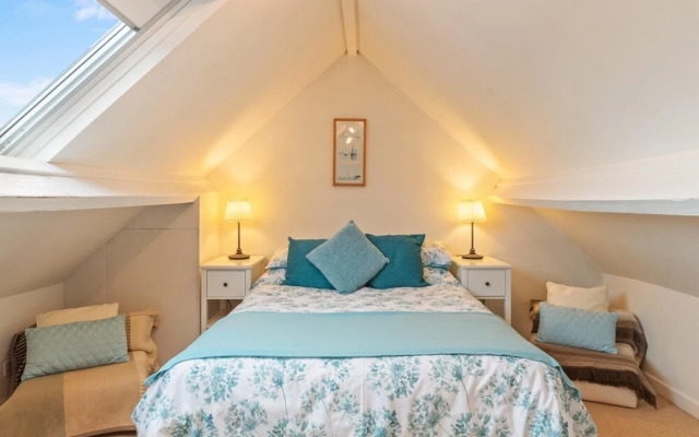 A Stone s Throw - Sea Views Yards From Beach