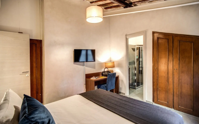 Tritone Top House