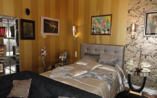 Boudoir Budapest Apartment
