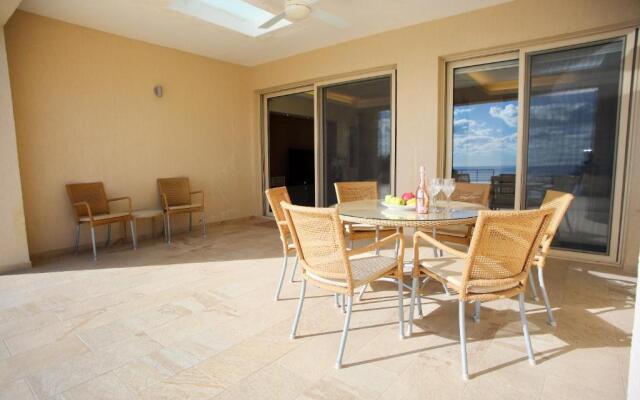 Seafront 5 Bedroom Villa Paradise in Sea Caves
