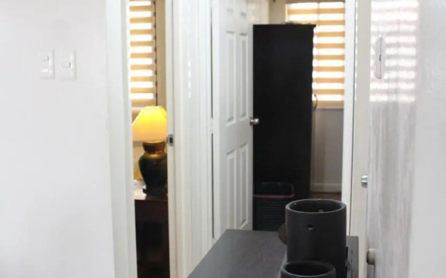 East Ortigas Mansions by MA