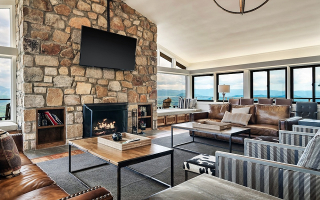 Bluff Mountain Estate