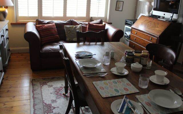 Cranleigh House Bed And Breakfast