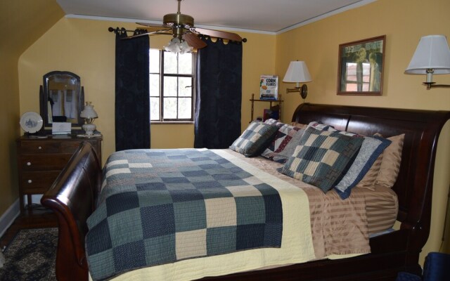 Maple Street Bed and Breakfast LLC