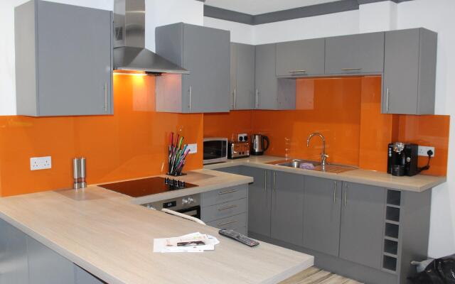 Townhouse @ 282 Walthall Street Crewe