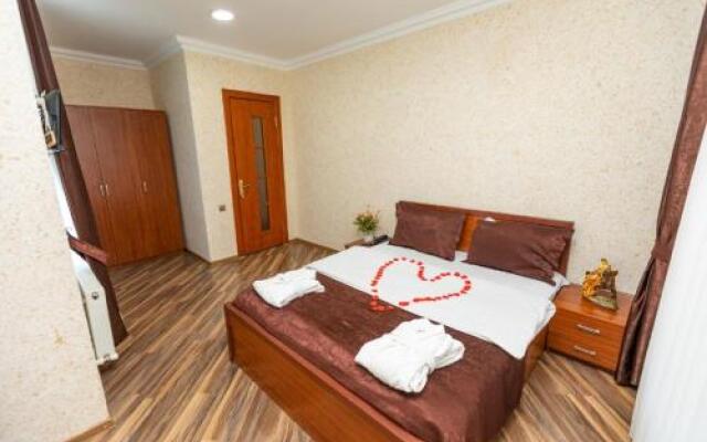 Karvan Hotel